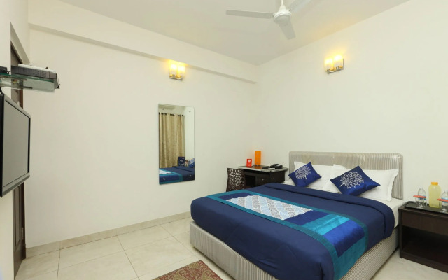 OYO 37 SilverKey Thuraipakkam