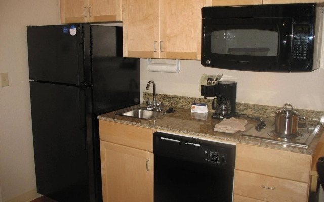 Candlewood Suites Ft Myers I-75 by IHG