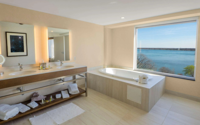 DoubleTree by Hilton Hotel Niagara Falls New York