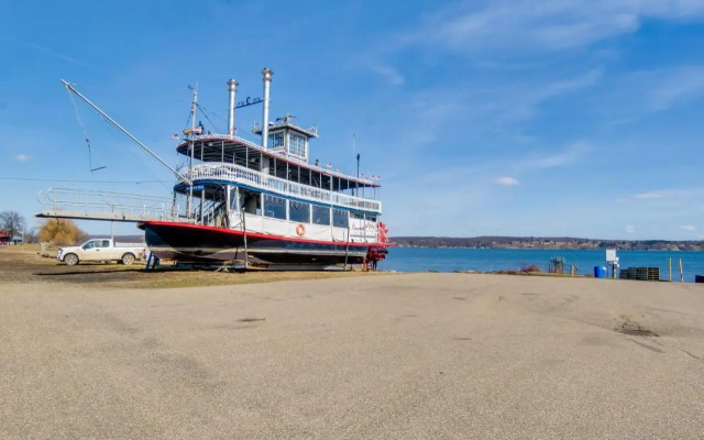 Downtown Mayville Condo: Walk to Chautauqua Lake!