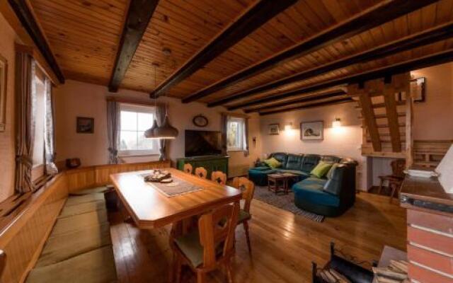 Hill Home Rucman