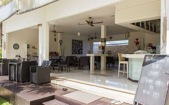 N212 Regent Apartments