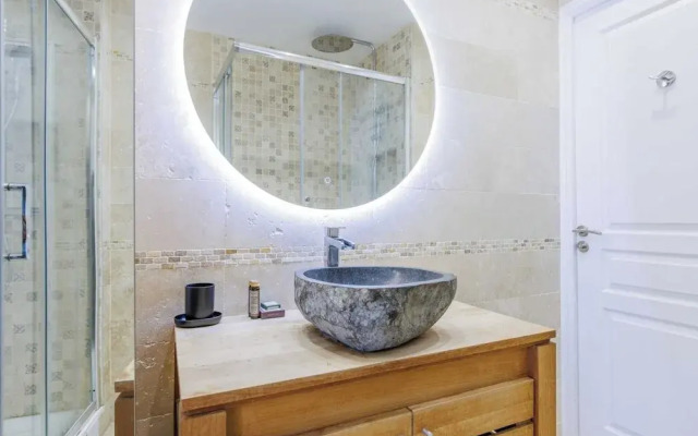 Apartment for 4 People in Saint-mande