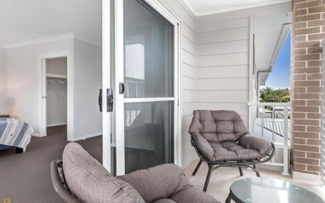 Pacific Paradise No.28 Anna Bay