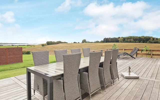 9 Person Holiday Home in Millinge-by Traum