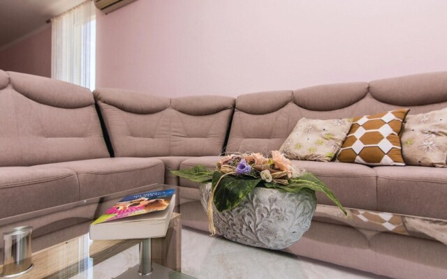 Stunning Apartment in Slivnica With 3 Bedrooms and Wifi