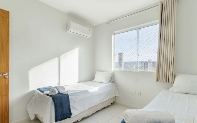 2 B Apt in Building W/pool Near Downtown Acm0865