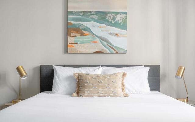 Chicago | Contactless! Family Friendly 2BD/2BA + Kitchen, W/D