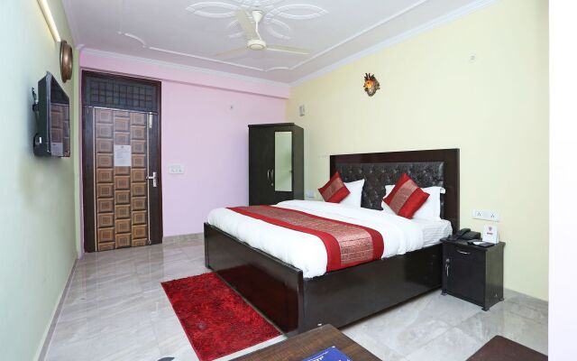 OYO 11504 N D Star Residency