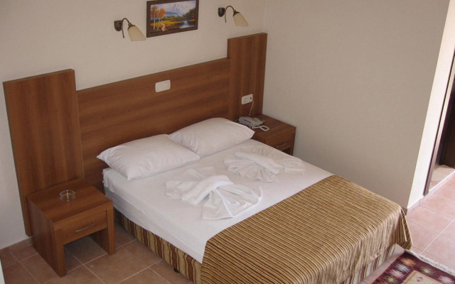 Moms Hotel