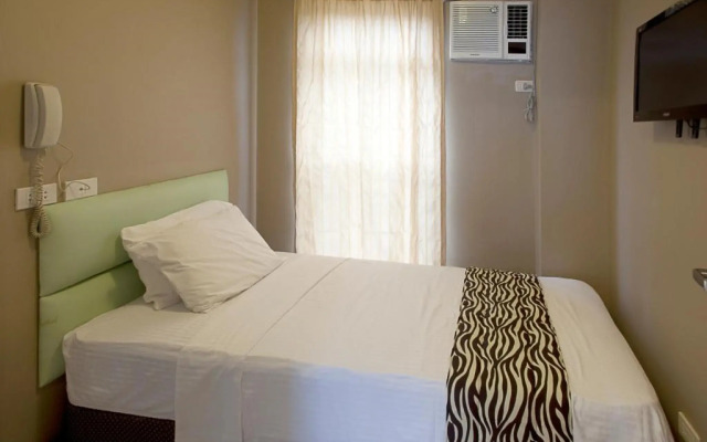 Reddoorz near Landers Superstore Cebu City