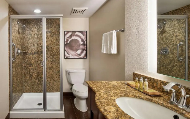 DoubleTree by Hilton Fullerton