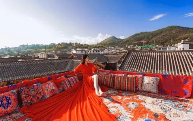 Yinlu Xiuyuan (East Gate Store of the Old Town of Lijiang)