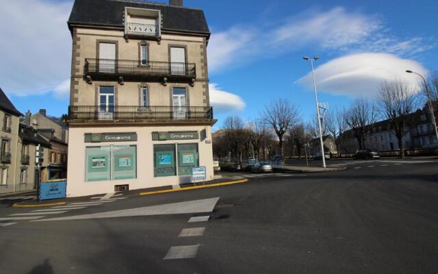 Appartement La Bourboule, 2 pièces, 4 personnes - FR-1-608-159