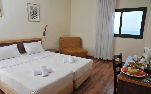 La Perla Hotel