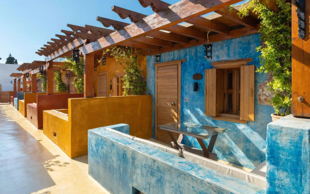 10GR Boutique Hotel and Wine Bar