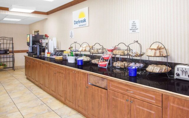 Days Inn by Wyndham Toledo