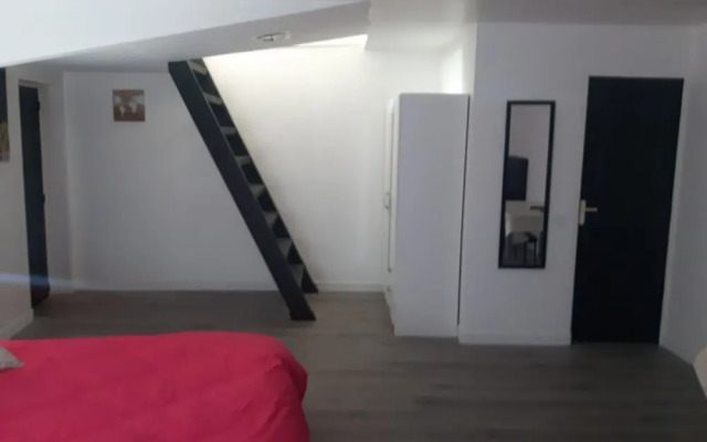 Guesthouse near Charles De Gaulle Airport