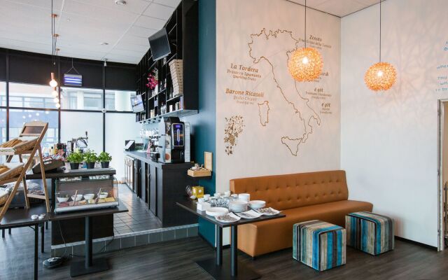 The Hague Teleport Hotel