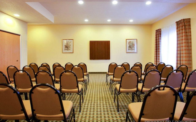 Holiday Inn Express Hotel & Suites Hesperia by IHG