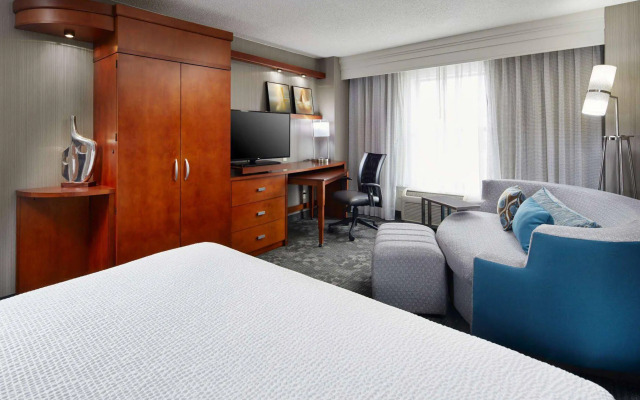 Courtyard by Marriott Hamilton