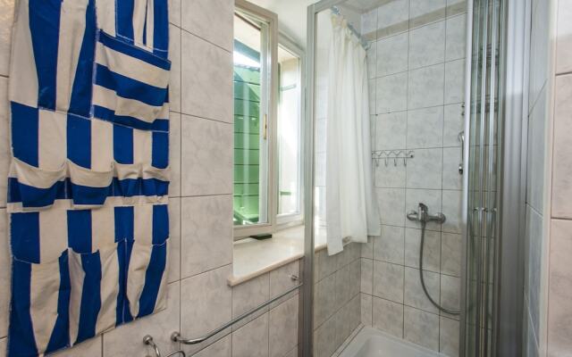 Charming Historic 2nd Floor Sea View Apartment