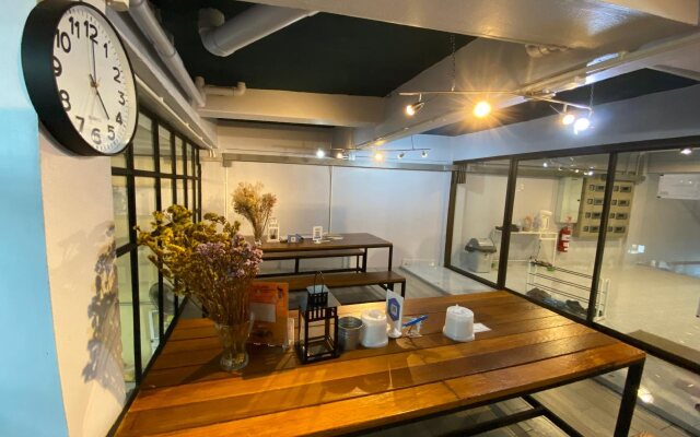 Gate 2 Hostel
