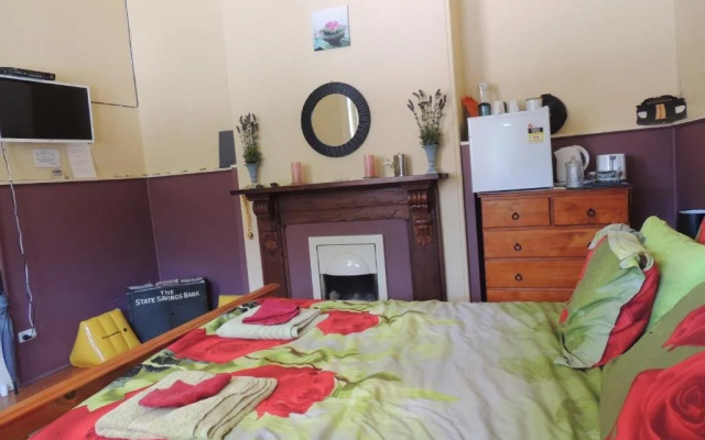 Wozza's B&B and Vault Cafe