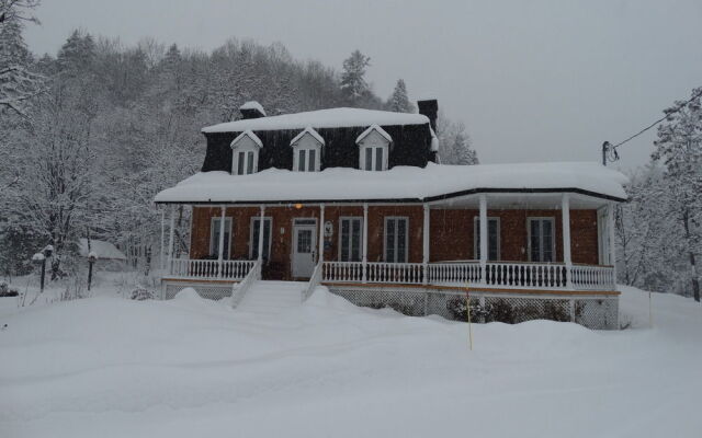 Auberge Du Sault-A-La-Puce