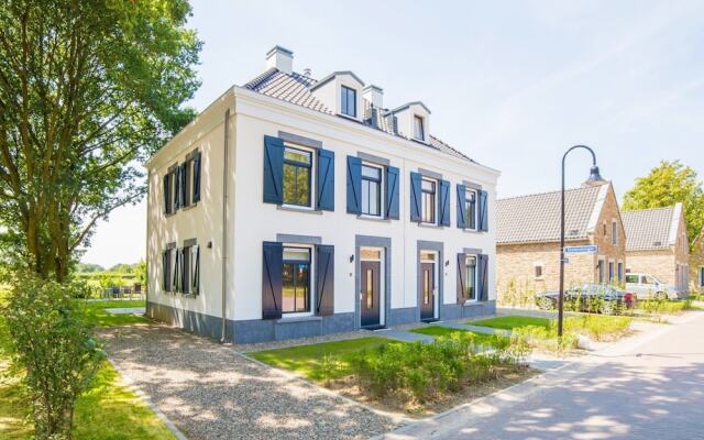 Luxurious Home With Bubble Bath