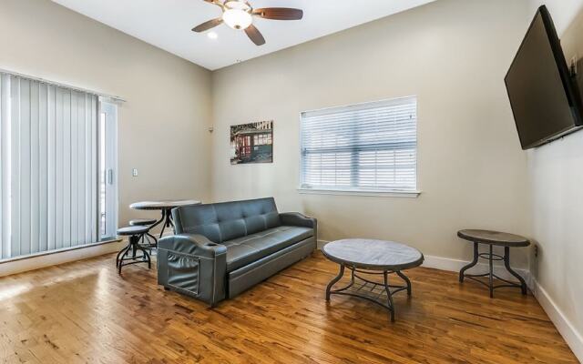 Cozy Condos near French Quarter
