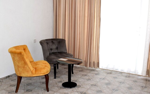 Saranda Teras Pansiyon