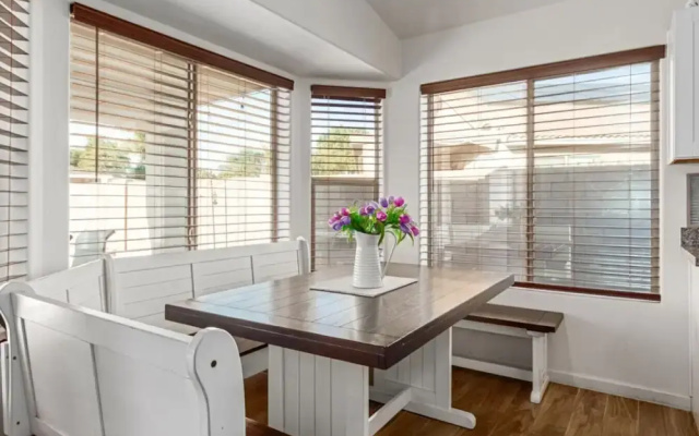 Beautifully Decorated Homeavondaleprivatepool