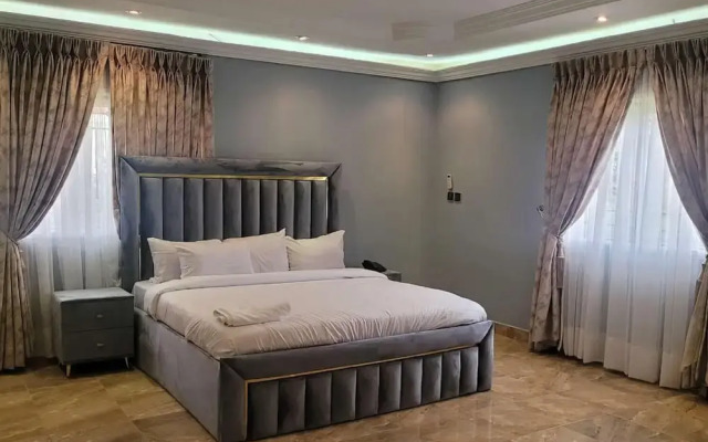 AA Hotel and Apartment