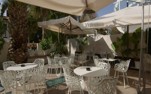 Hotel Select Suites & Spa / Apartments