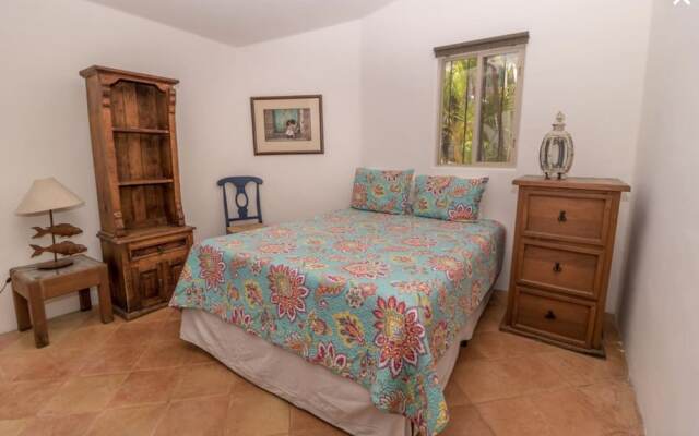 Casa Tranquila Only Steps to The Ocean 5-bedrooms Sleeps 9