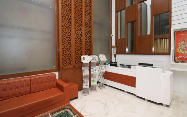 OYO 25076 Omang Hotel