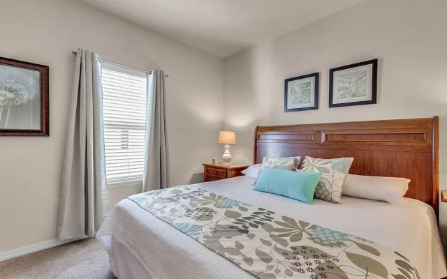 Lucaya Village 21-101