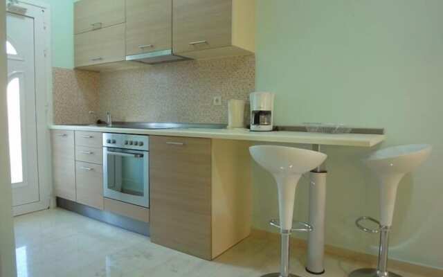 Albatros Studios & Apartments