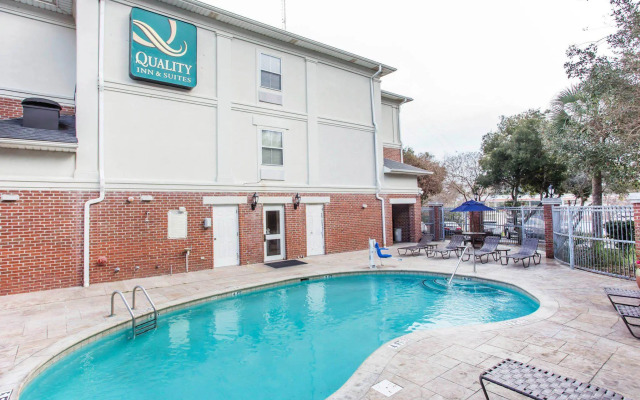 Comfort Inn & Suites Patriots Point
