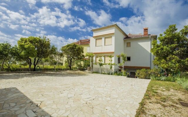 Apartments and Rooms Krstinić