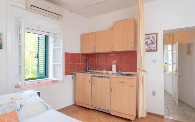Apartman studio Stari Grad - 1