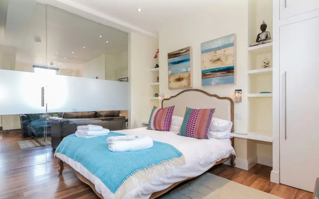 2 Albany House