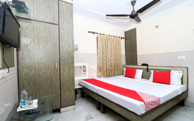 OYO 23084 Chhabra Guest House