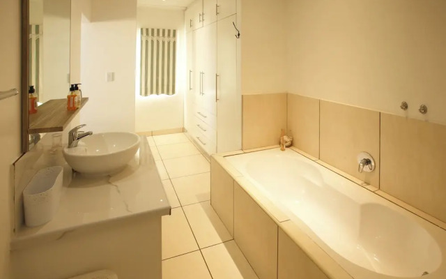 Sa-Ais, Langebaan 6-sleeper