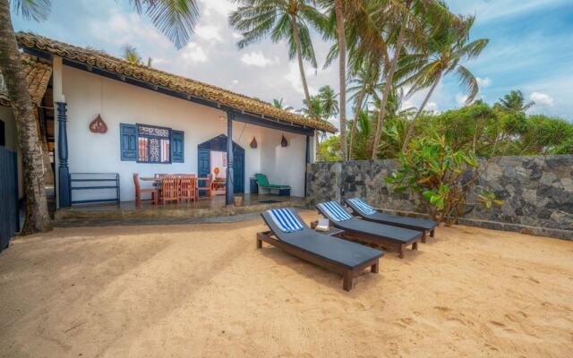 Blue Parrot Beach Villa