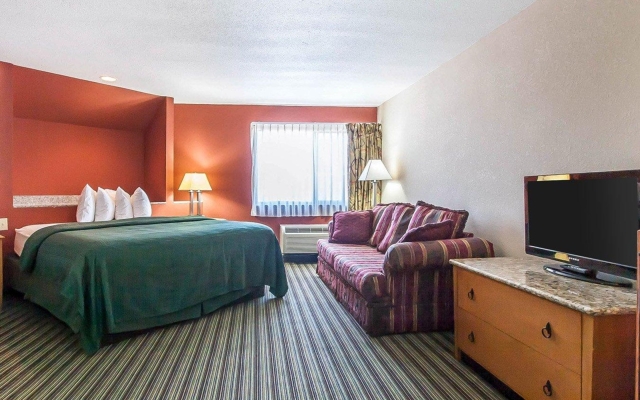 Comfort Inn & Suites Airport - American Way