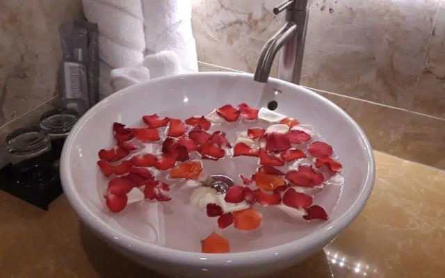 Sen Vang Luxury Hotel