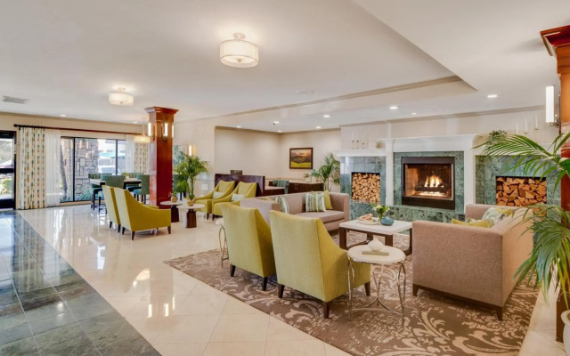 Ayres Hotel Corona – Riverside