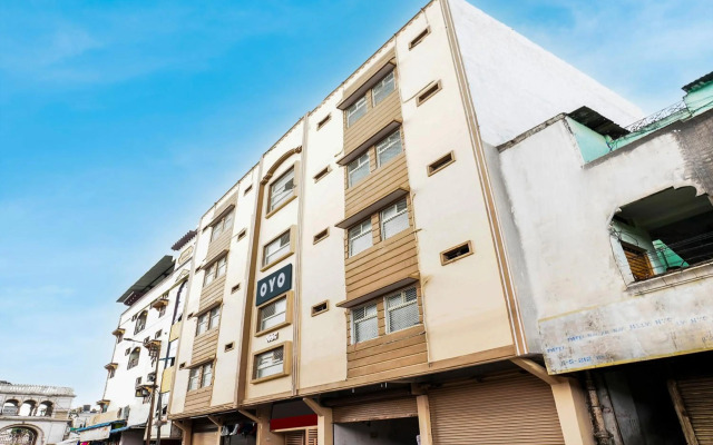 OYO HYD1516 Hotel Aroma Classic